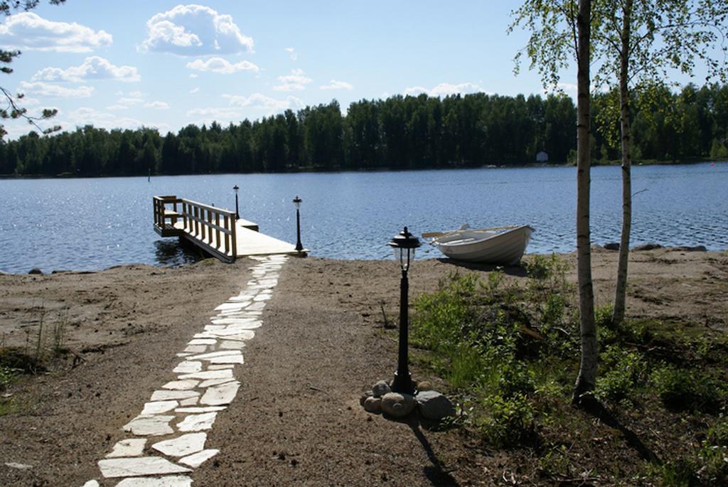 Kartanohotelli Satulinna Huvilat Hirvensalmi Bagian luar foto